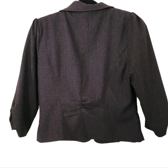 Takara. Women's Crop Pin Stripe Blazer. Dark Gray. Size Large. - Picture 2 of 5